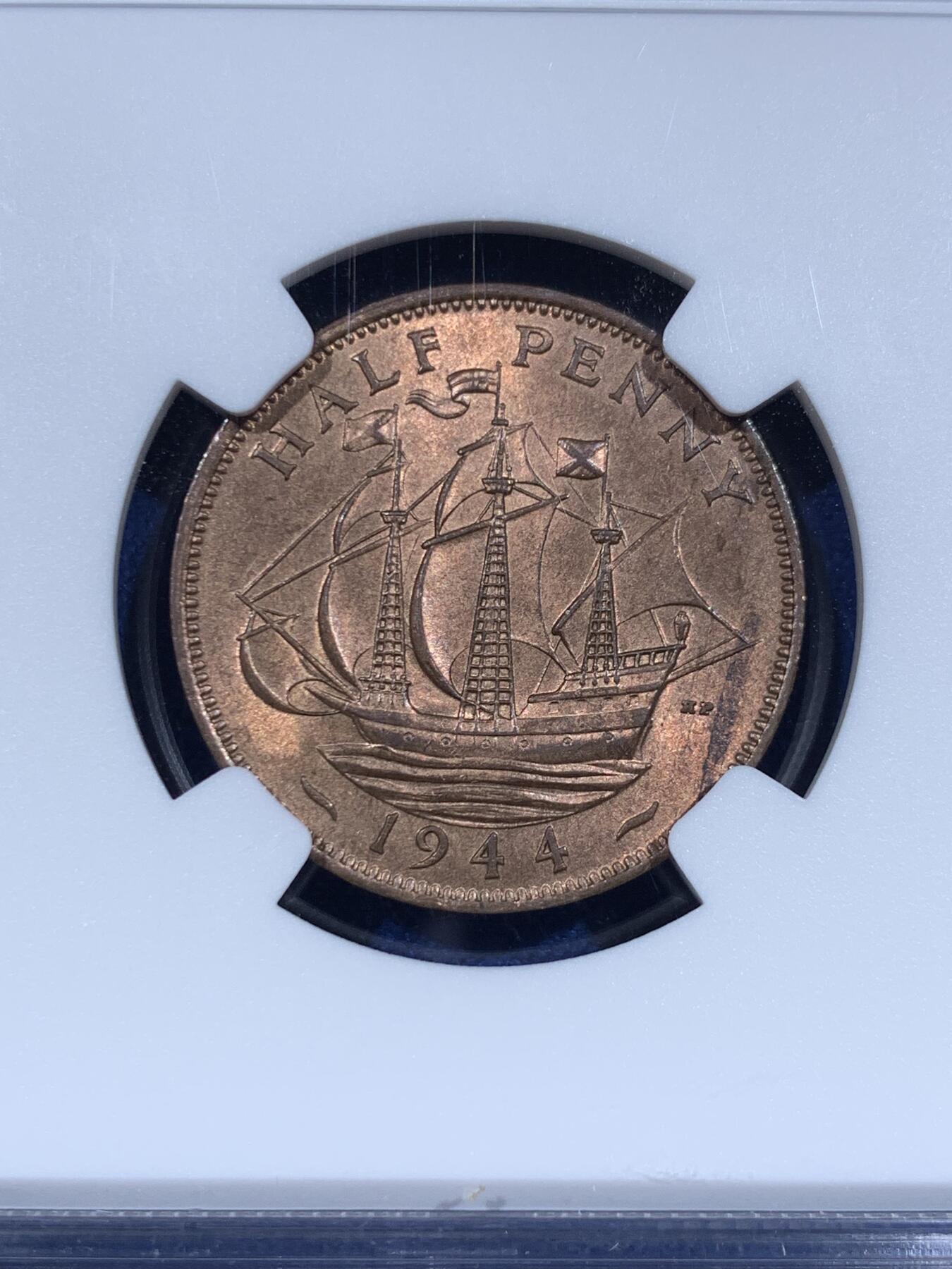 《竞宝斋》第418场 周日，周一，2场连拍 （全场包邮） NGC MS64RB 英国1944年半便士，高分好状态。