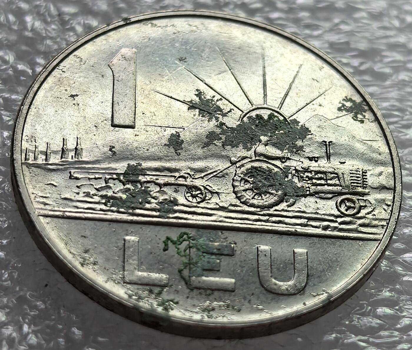 外国优质老铜币纪念币银币专场，周六晚上九点倒数截拍，满百包邮，周日发货,可寄存半年，喜欢朋友微信扫描二维码可直接参拍