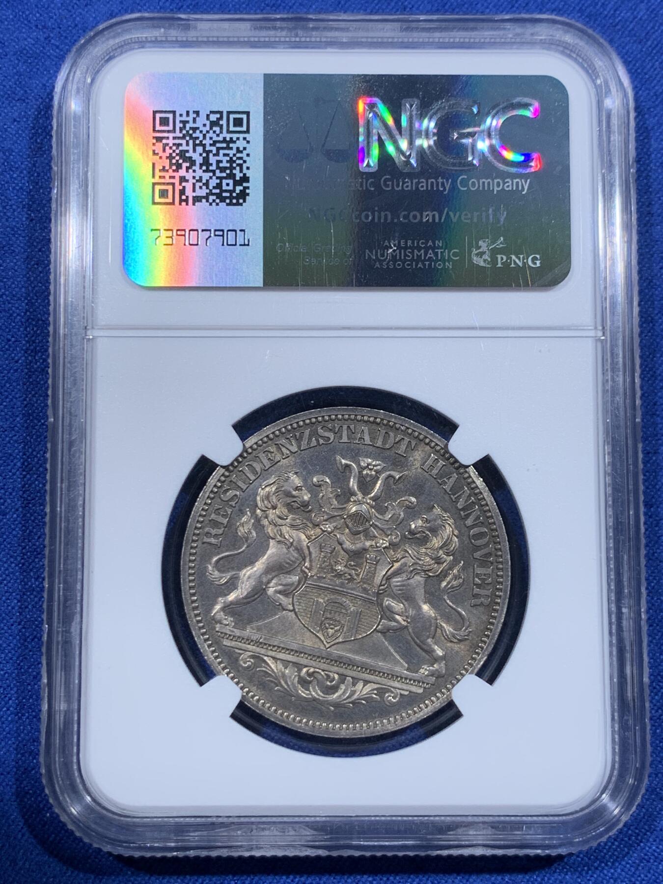 《竞宝斋》第418场 周日，周一，2场连拍 （全场包邮） NGC MS63 德国1872年汉诺威射击节纪念1泰勒章型银币 黄油彩转光 类镜面底板