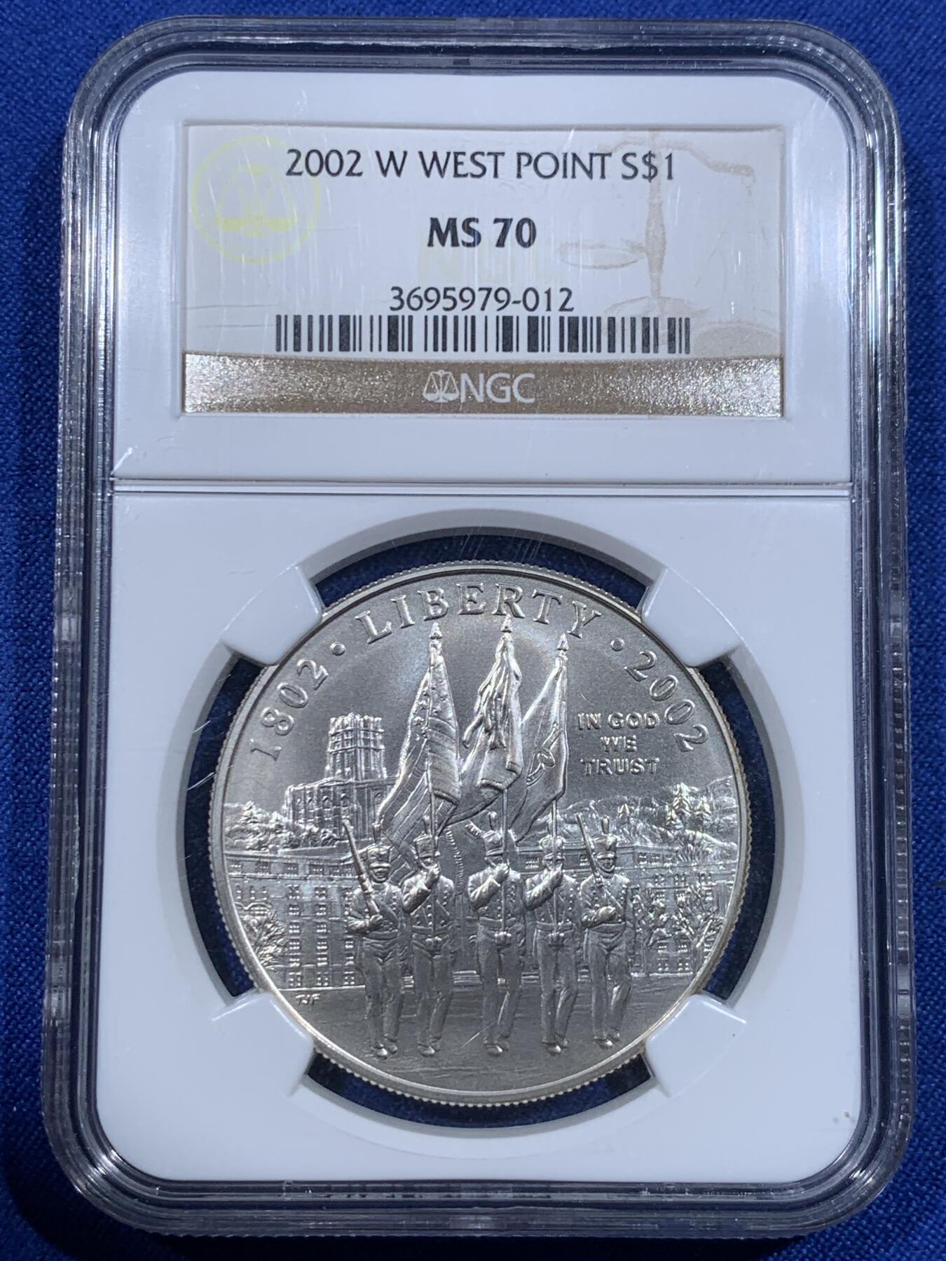 《竞宝斋》第418场 周日，周一，2场连拍 （全场包邮） 经典老标 NGC MS70 美国2002年西点军校成立200周年1美元普制纪念银币（26.73克，999纯银，38.1MM币径，西点铸币厂发行，克劳斯2004年度世界硬币大赛之最佳克朗币）