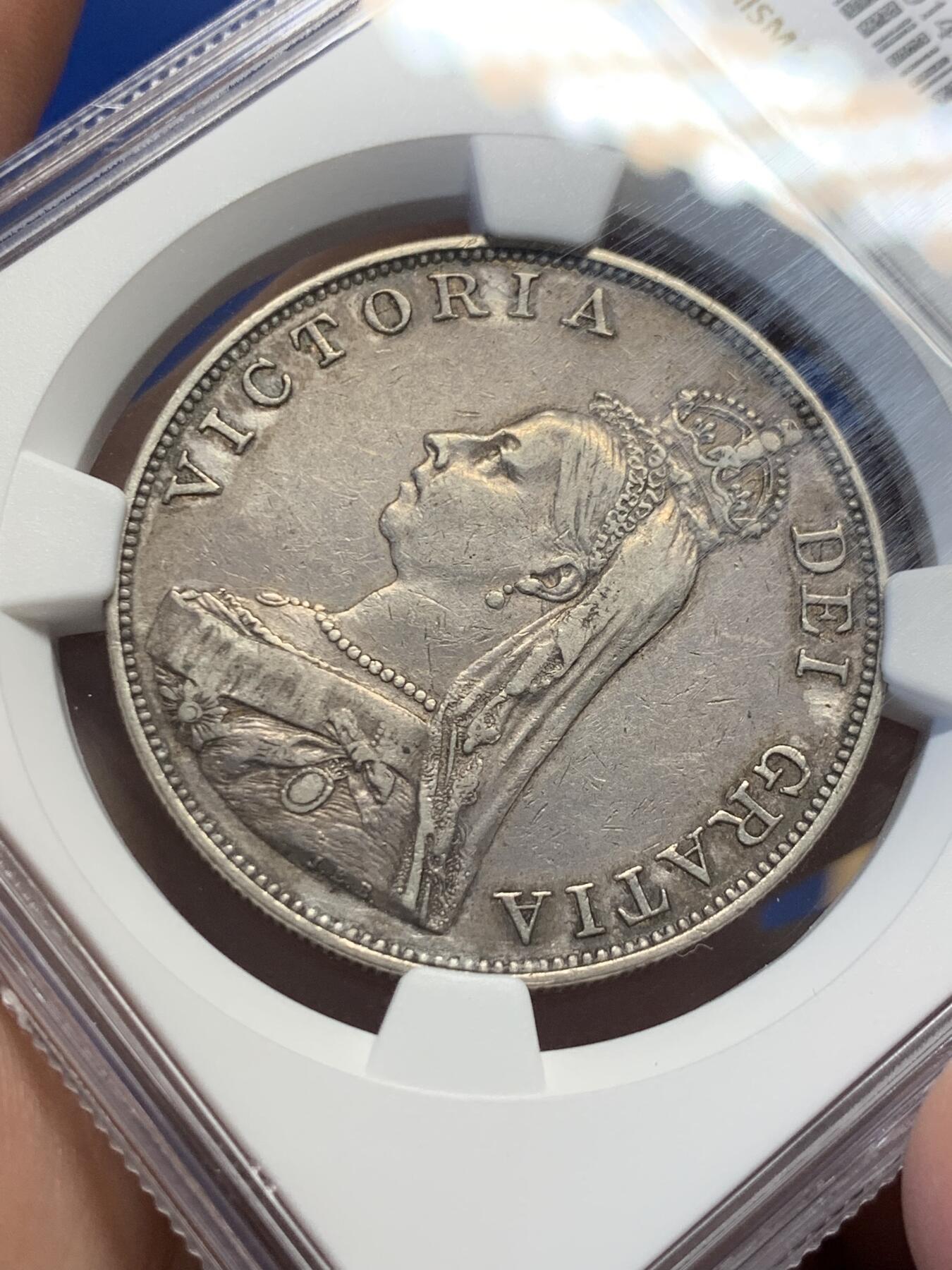 《竞宝斋》第418场 周日，周一，2场连拍 （全场包邮） NGC XFD 英国1887年维多利亚高冠双弗洛林4S银币