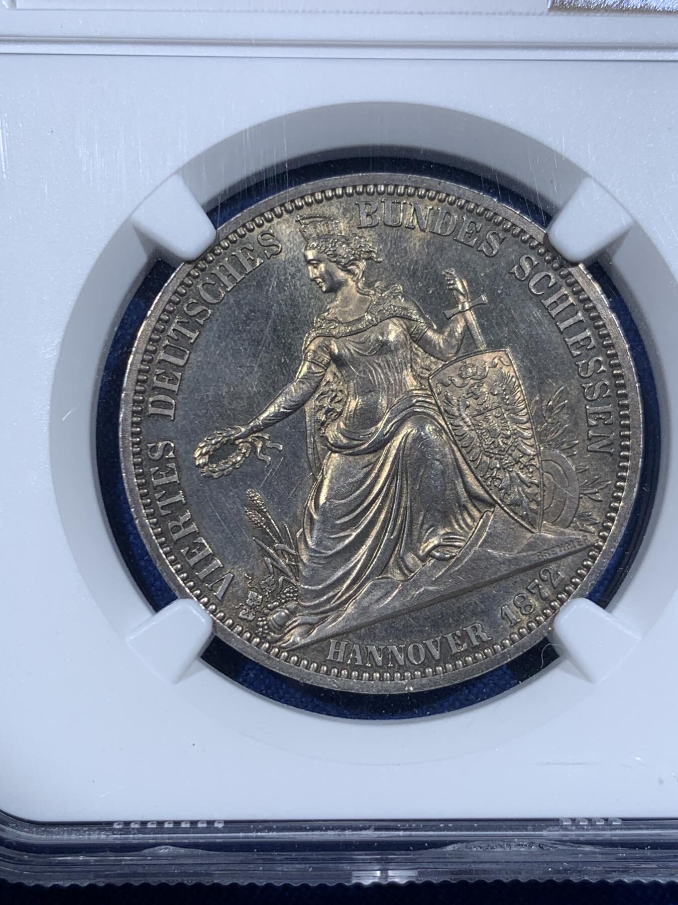 《竞宝斋》第418场 周日，周一，2场连拍 （全场包邮） NGC MS63 德国1872年汉诺威射击节纪念1泰勒章型银币 黄油彩转光 类镜面底板
