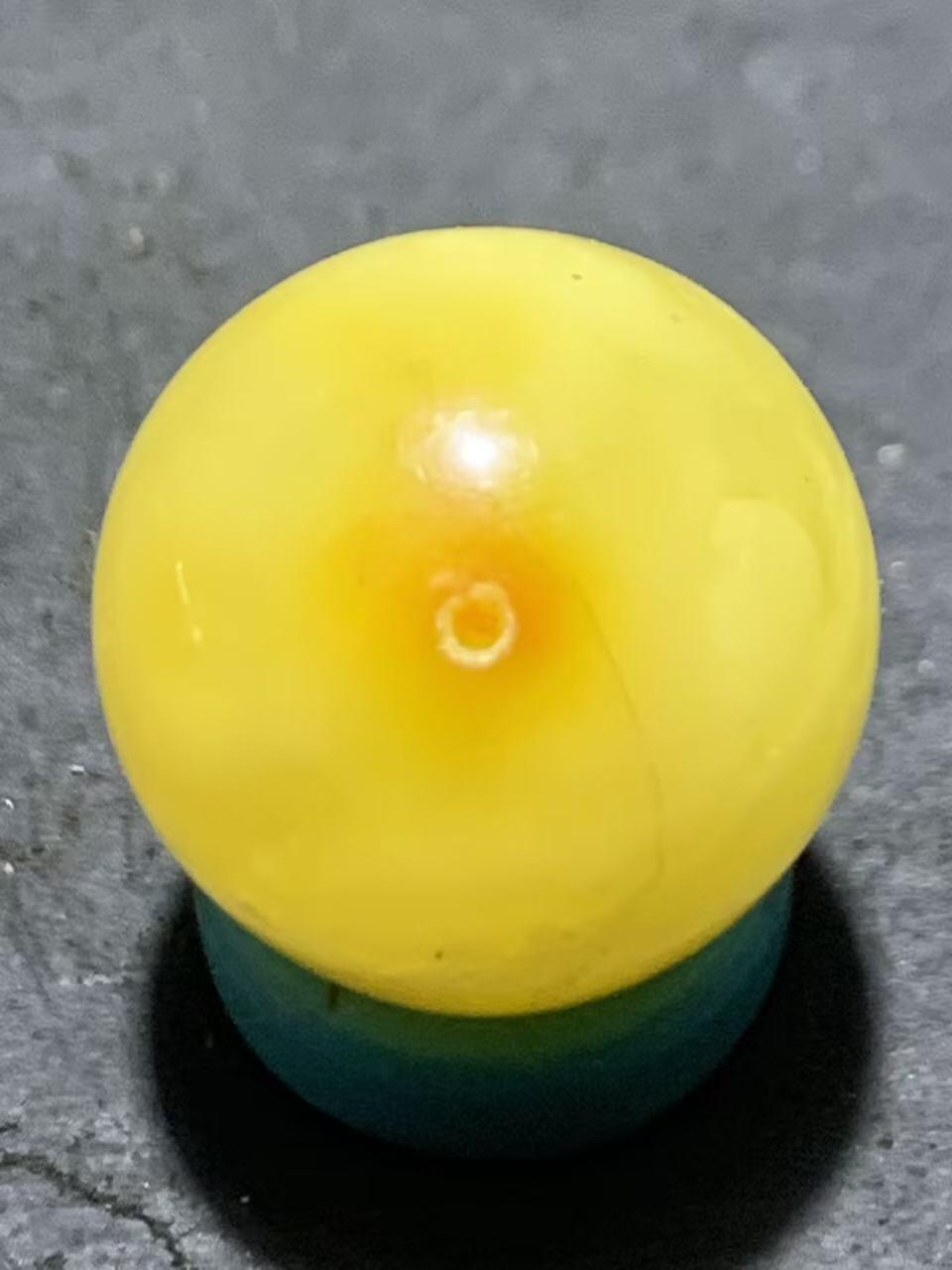 天然乌克兰原矿蜜蜡通货圆珠一颗！