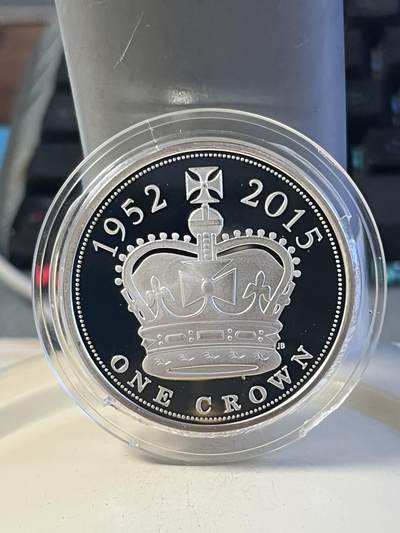 第175期拍卖【长期征集拍品】 - 英国2015年在位时间最长君主精制纪念银币首日封，925银，28.28克，有氧化，塑料盒有破