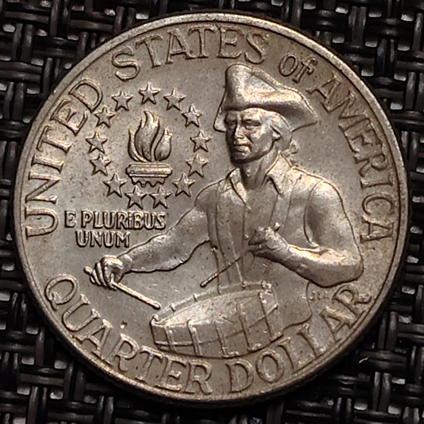 布加迪🐬～世界钱币(上海)🌾第 243 期 /  各国套币和散币 美国🇺🇸 1976年 25分 建国200周年纪念币