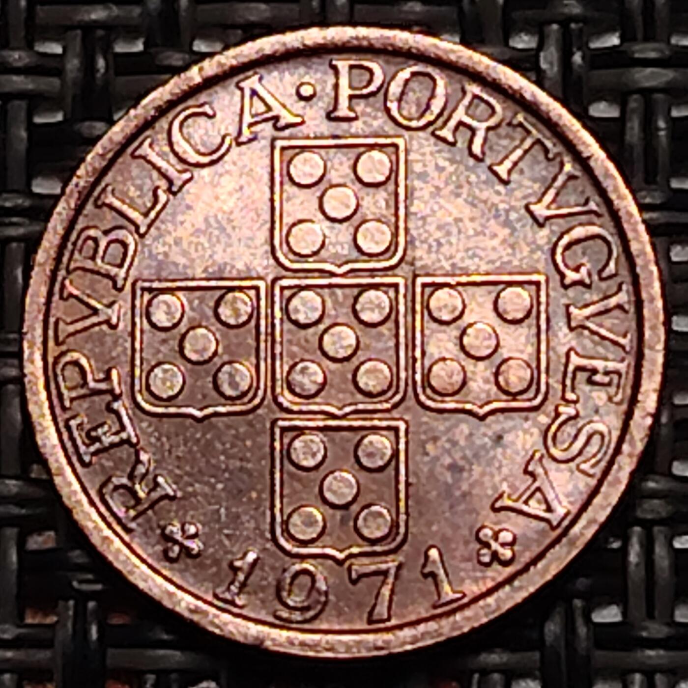 布加迪🐬～世界钱币(上海)🌾第 243 期 /  各国套币和散币 葡萄牙🇵🇹 1971年 20分