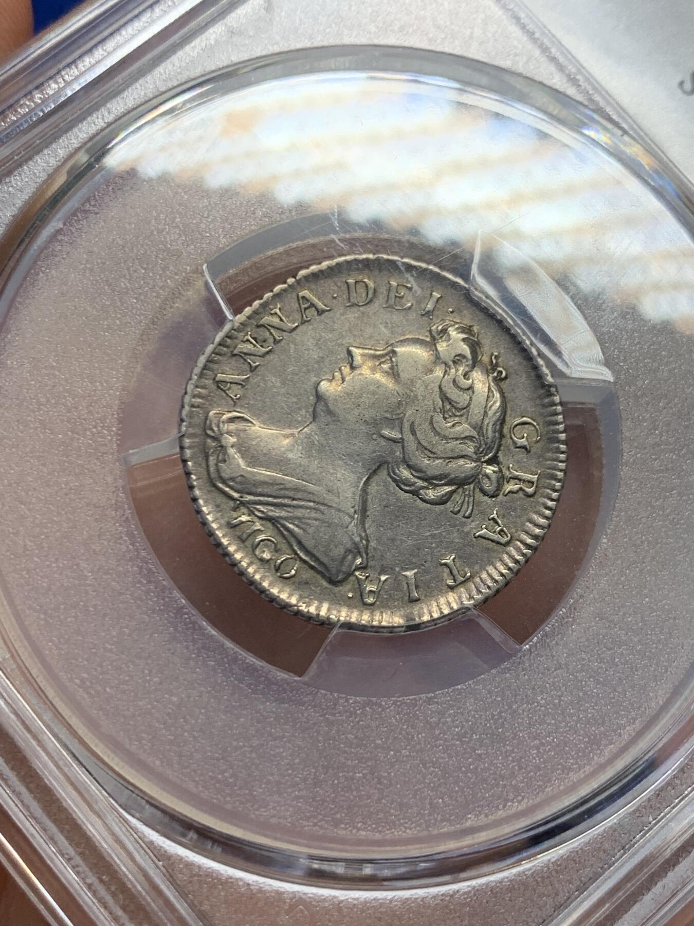 《竞宝斋》第418场 周日，周一，2场连拍 （全场包邮） PCGS XF45 英国1703安妮女王vigo六便士。英系钱币大名誉品，外拍裸币都几百英镑，F.Martin旧藏，PCGS专属封装盒。