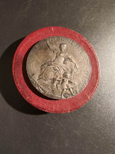 老王徽章第149期 - 法国1896农业协会大银章    原盒   950银材质    直径50mm   重量66.1g