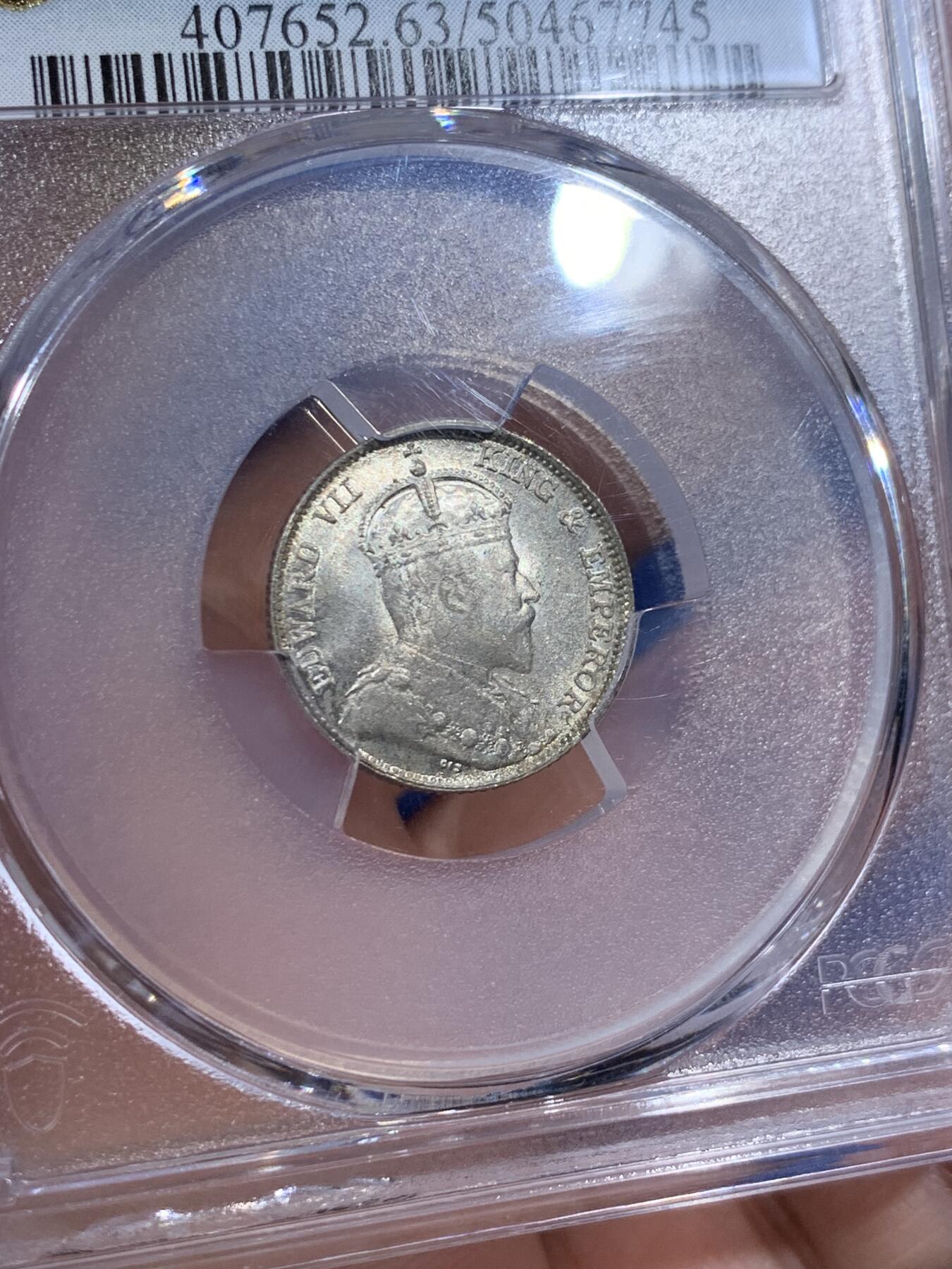 《竞宝斋》第418场 周日，周一，2场连拍 （全场包邮） PCGS MS63 海峡1910年爱德华七世10分银币，出自英国皇家旧藏。爱七的海峡10分高分非常难得，更高仅有个位数，SBP拍卖64分合人民币2203元成交