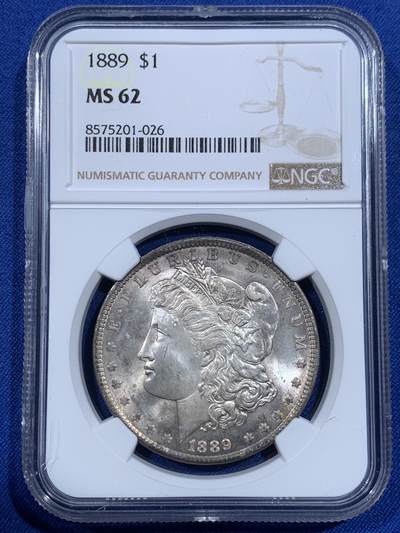 《竞宝斋》第418场 周日，周一，2场连拍 （全场包邮） - NGC MS62 美国1889年摩根1美元银币 经典美国品种 稳定升值 抗通胀利器