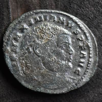 【良泉】【国庆精品场】10月2日晚19.30点开拍！ 222组，西方古代钱币、印章专场 - 【藏家出品C】10.21克，罗马帝国 马克西米安（公元 286-305 年在位，四帝共治时期西部奥古斯都，绰号 “赫拉克勒斯”，以军事强权著称） 大富力铜币