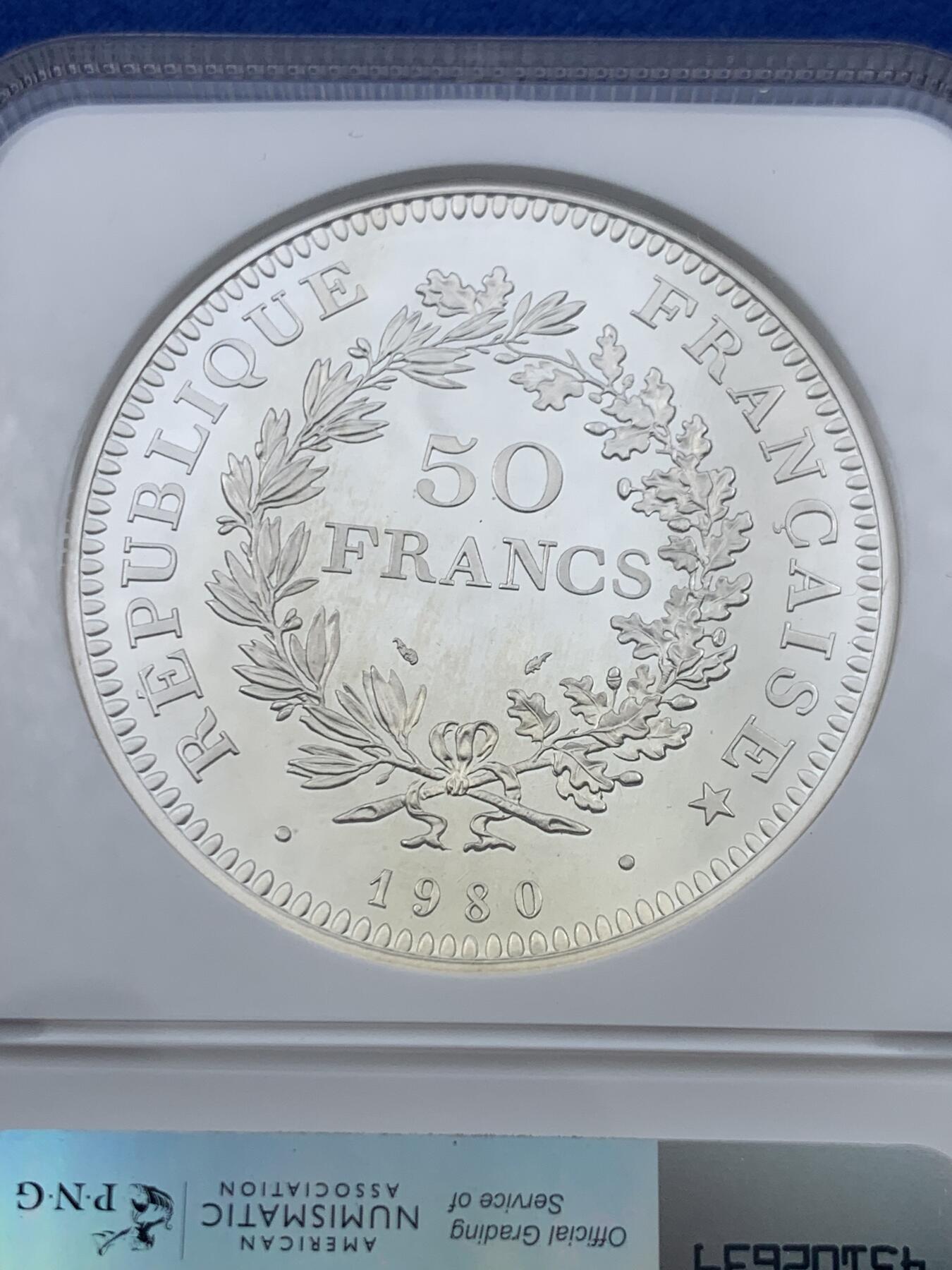《竞宝斋》第418场 周日，周一，2场连拍 （全场包邮） NGC PF68CAMEO 法国 1980年 加厚(PIEFORT) 大力神50法郎大银币 60克 925银 2750枚的发行量 难得 加厚盒装