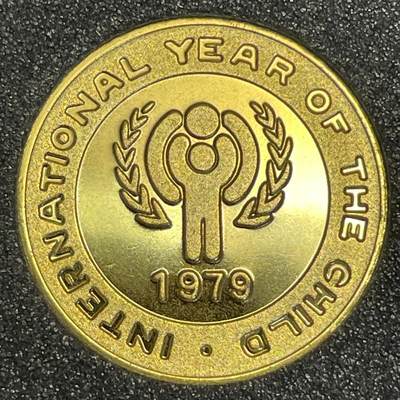 回流钱币0913 - 原盒 1979年国际儿童年镀金纪念章
