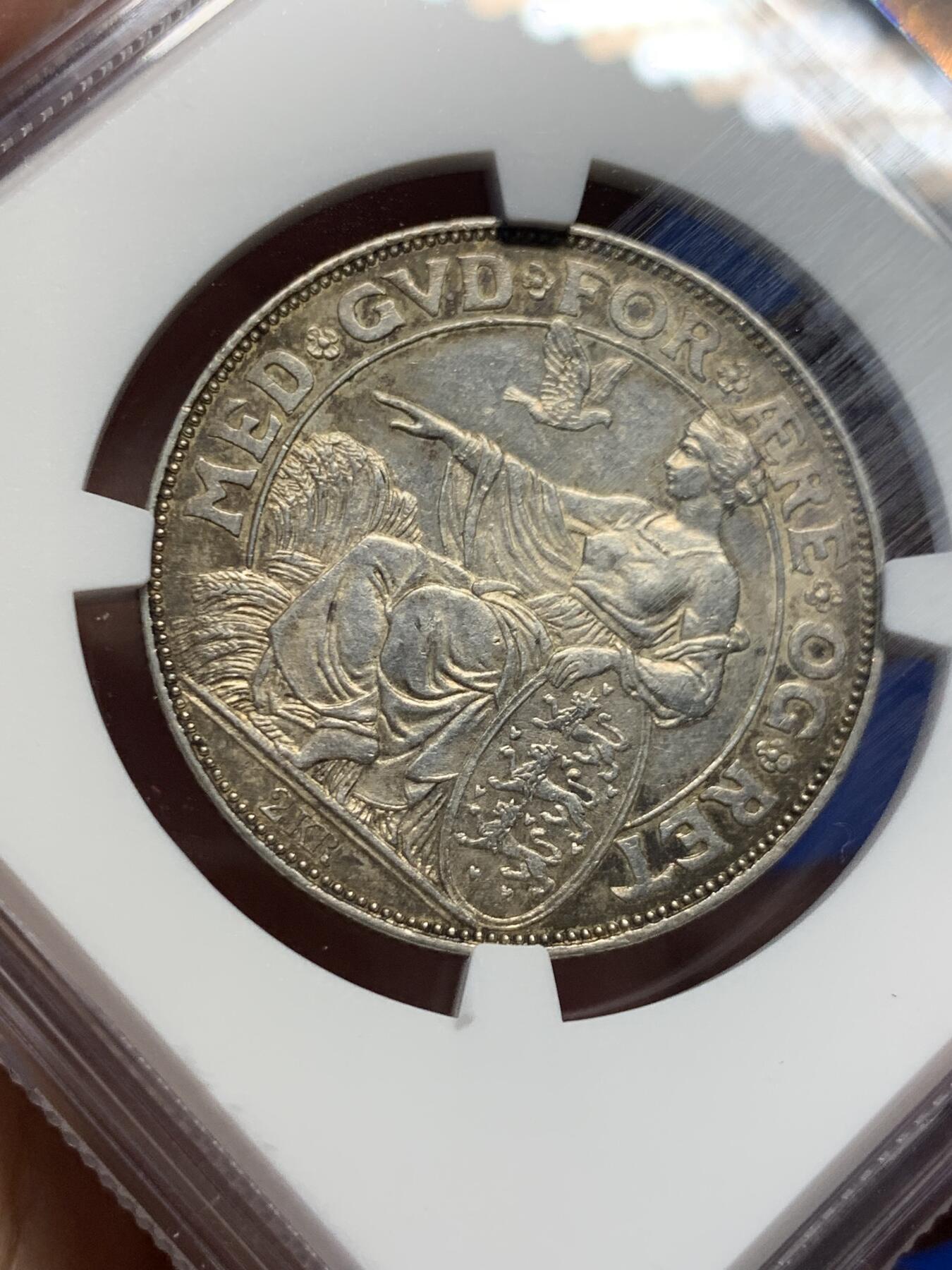 《竞宝斋》第419场 周日，周一，2场连拍 （全场包邮） NGC AU58 丹麦1903年克里斯蒂安九世在位40周年2克朗银币