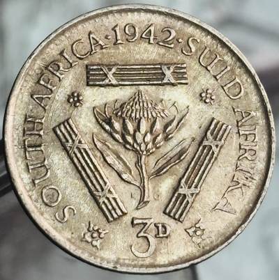 文馨钱币收藏第 272 场， 长期接收代拍品 - 带光美品 1942 年英属南非乔治六世 3 便士银币，第一版 800 银