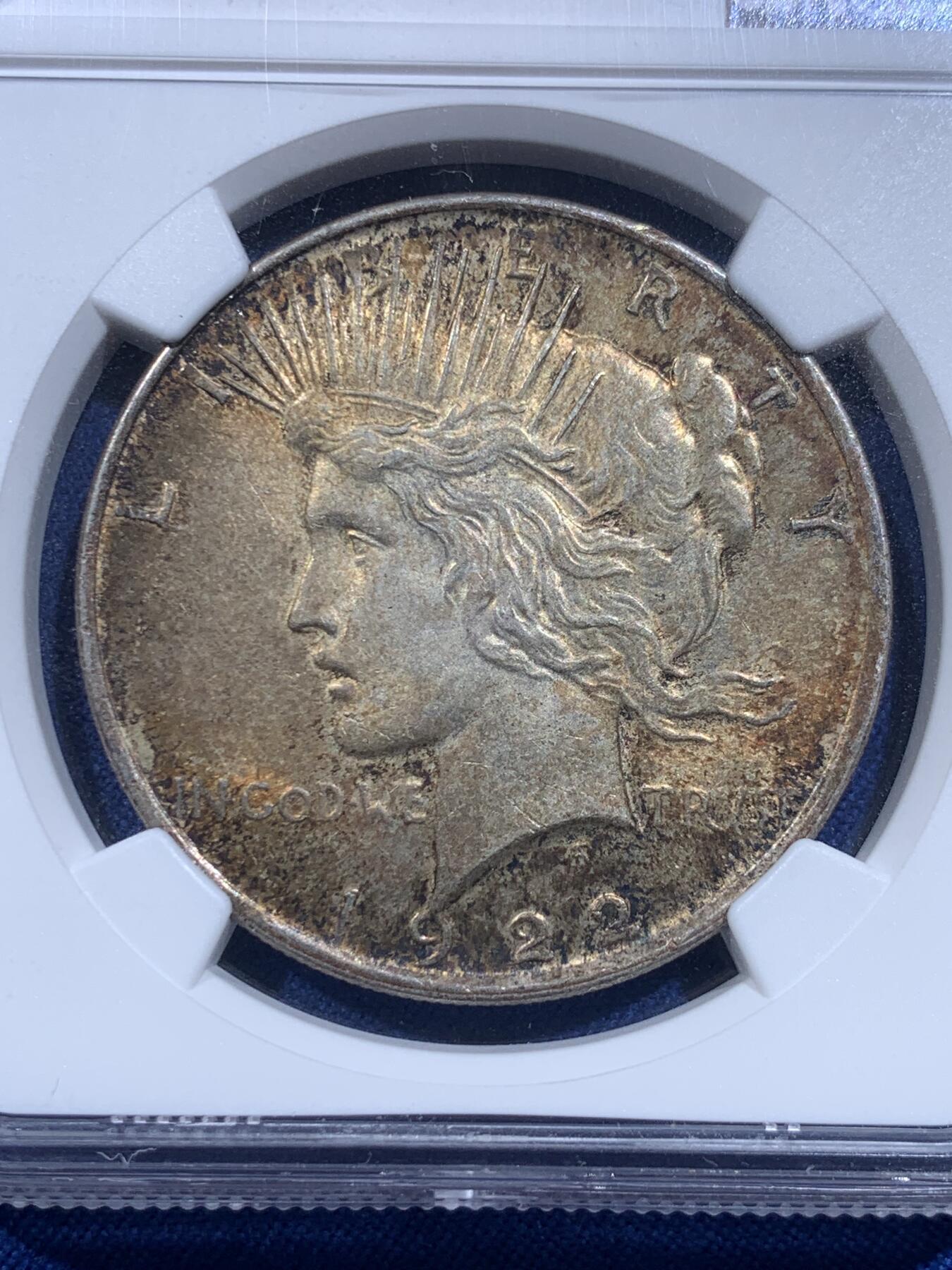 《竞宝斋》第419场 周日，周一，2场连拍 （全场包邮） NGC MS62 美国1922年和平一美元银币 酱五彩包浆 五彩和平少见