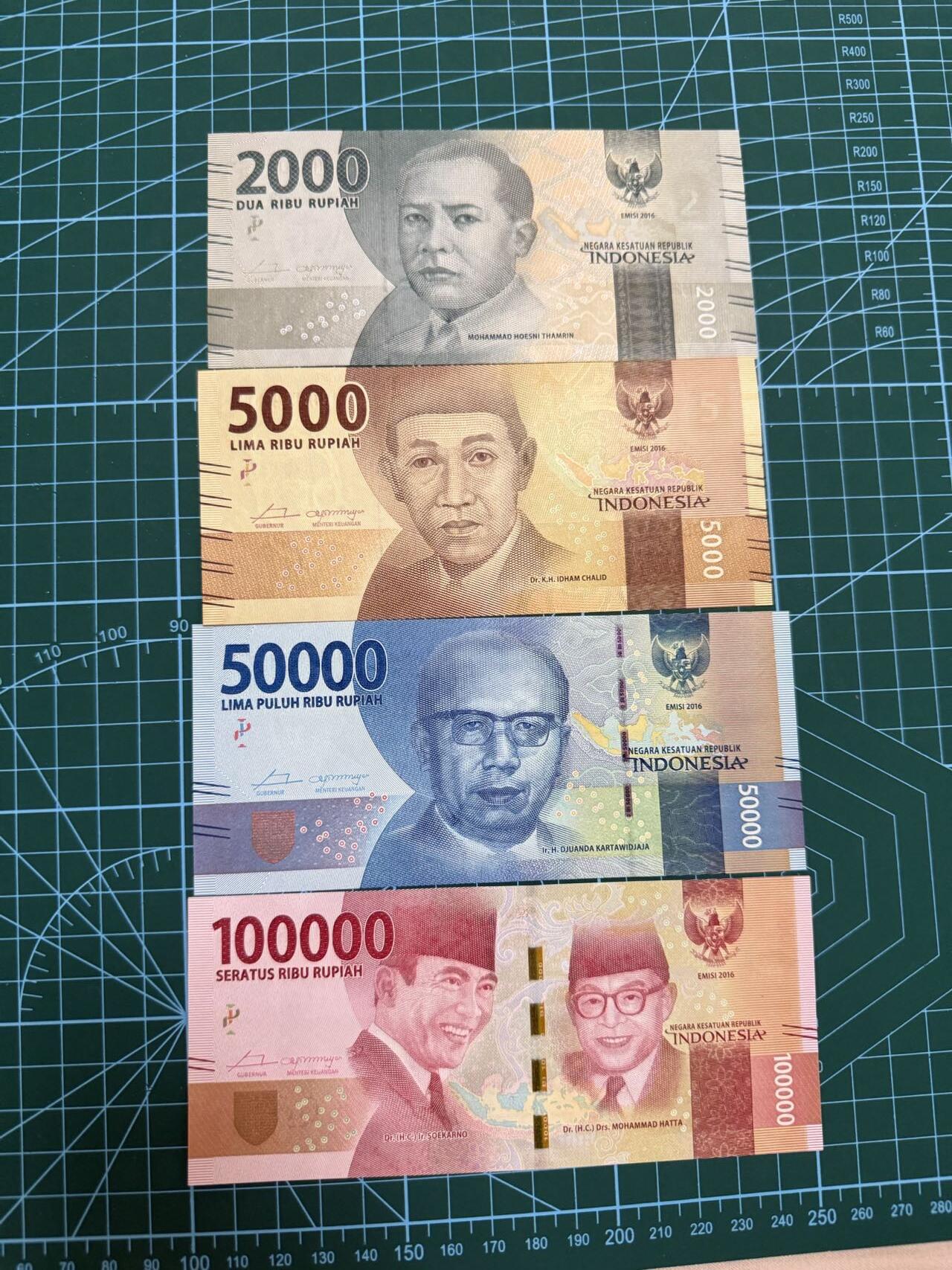 【炜奕收藏】，第四十四期 印尼2000-100000卢比，UNC品相，包含3张AAA首发冠
