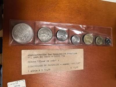 长老汇蛇年精选第四十六场拍卖 1965法国7枚套币，样币FDC原盒，含大力神银币1枚，盒子是1966-67