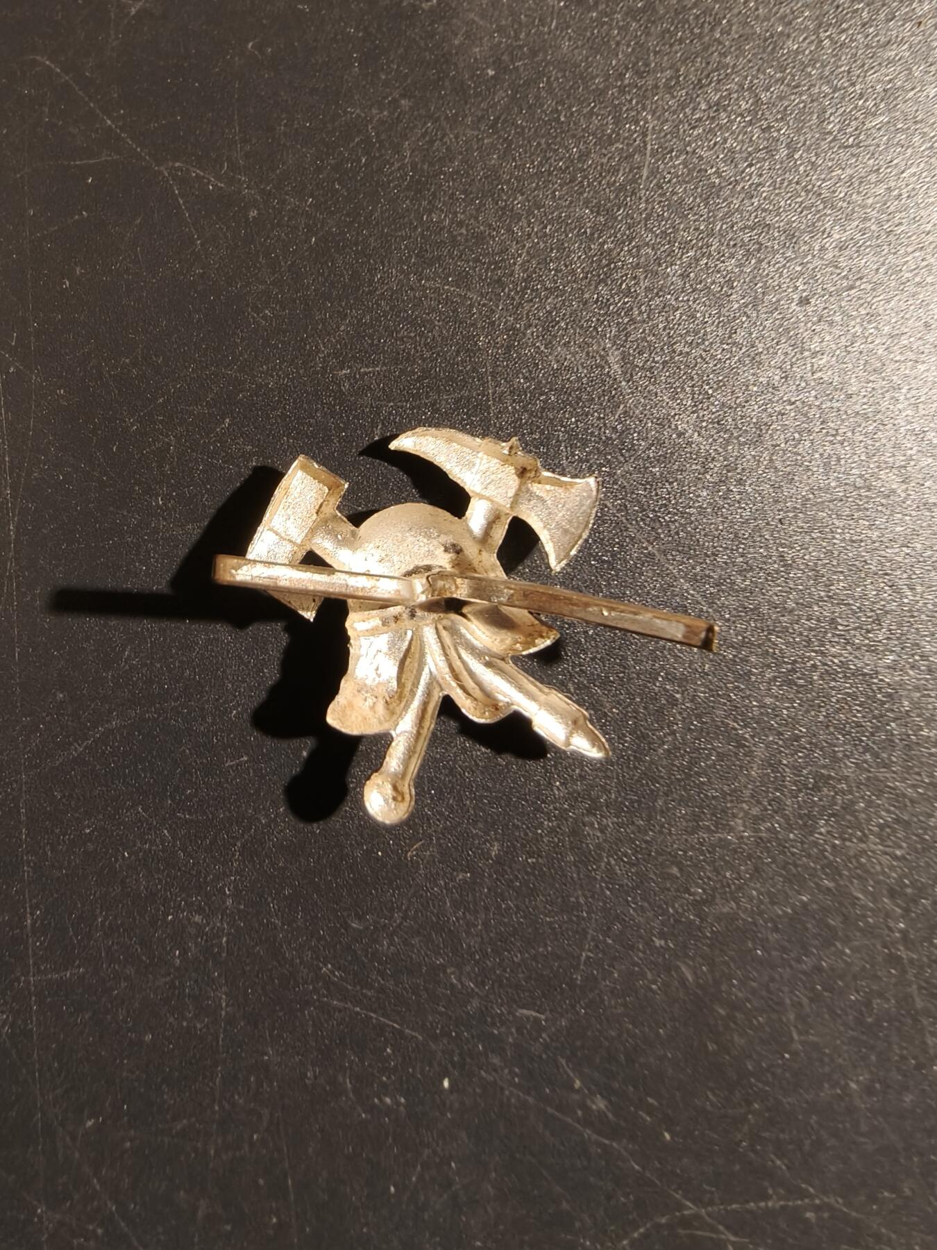 老王徽章第149期 德三消防员帽徽