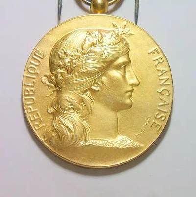 【银】法国1900年前后 女神头像高浮雕精制镀金大银章 带绶带 40MM 40克 - 【银】法国1900年前后 女神头像高浮雕精制镀金大银章 带绶带 40MM 40克