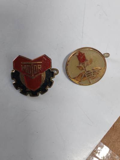 韵星假日拍卖第二十四期 -- Rimey Holidays Auction 24 - 民主德国徽章一组