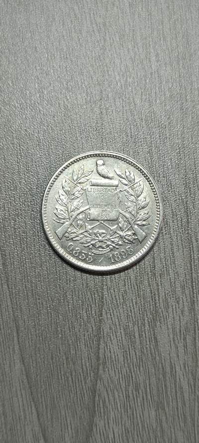 如意阁邮票明信片钱币等混合场第十九场（包涵客户送拍藏品） - 美品危地马拉2雷亚尔女神银币