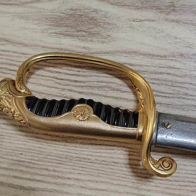 0元起拍勋章 第295期 咸鱼国勋章拍卖专场 9月17日（周三）下午6：00开始 明19末期尉官指挥刃 合法未开刃 品相如图