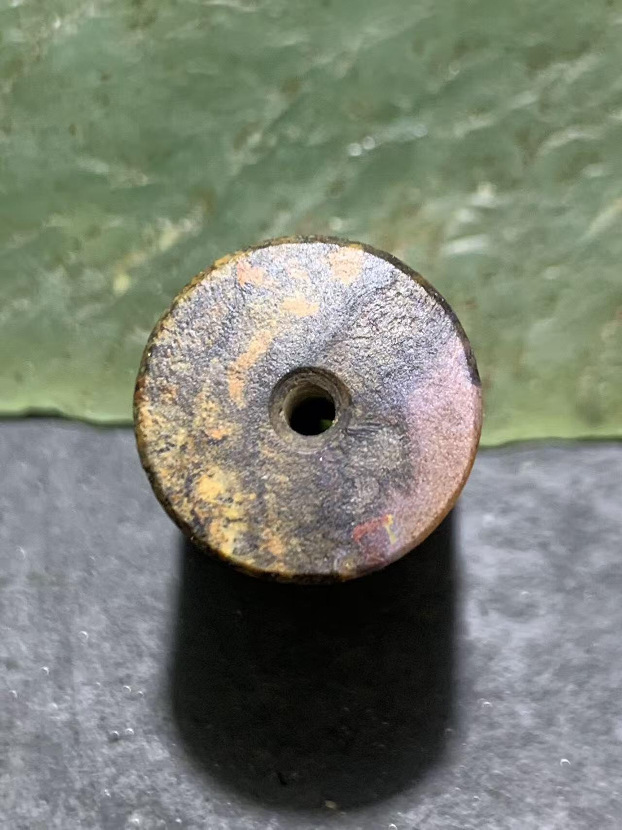 精美亚光原皮战国红玛瑙直桶，桶珠一个，