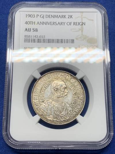 《竞宝斋》第419场 周日，周一，2场连拍 （全场包邮） - NGC AU58 丹麦1903年克里斯蒂安九世在位40周年2克朗银币