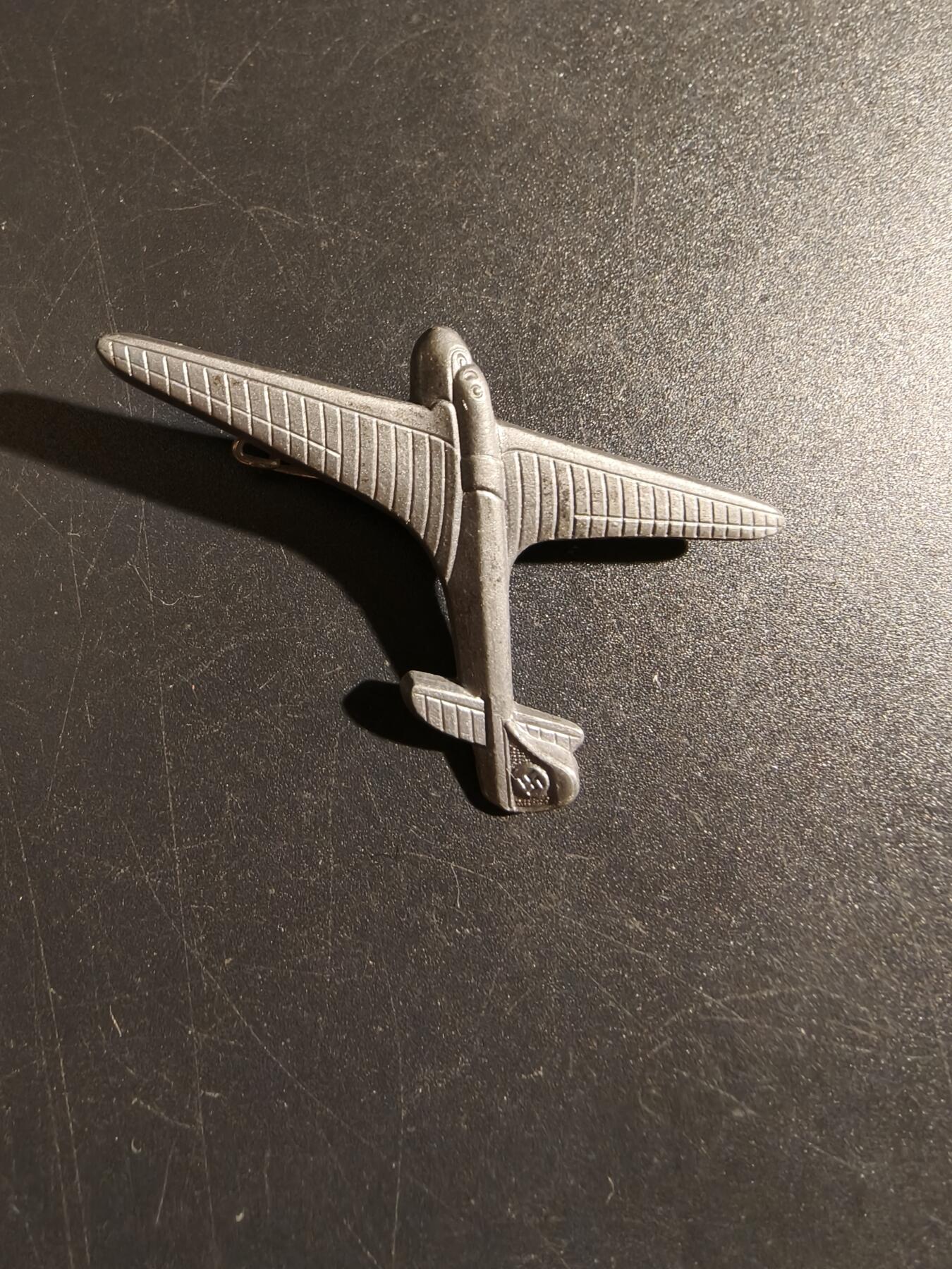 老王徽章第149期 德三WHW冬季救济工厂空军飞机证章