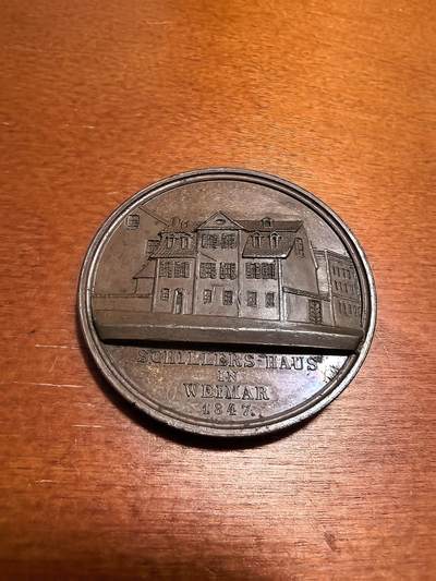 长老汇蛇年精选第四十六场拍卖 1847德国席勒超高浮雕铜章，38.6克，42.5MM，背面是其在魏玛的故居，女雕刻师Angelica Facius