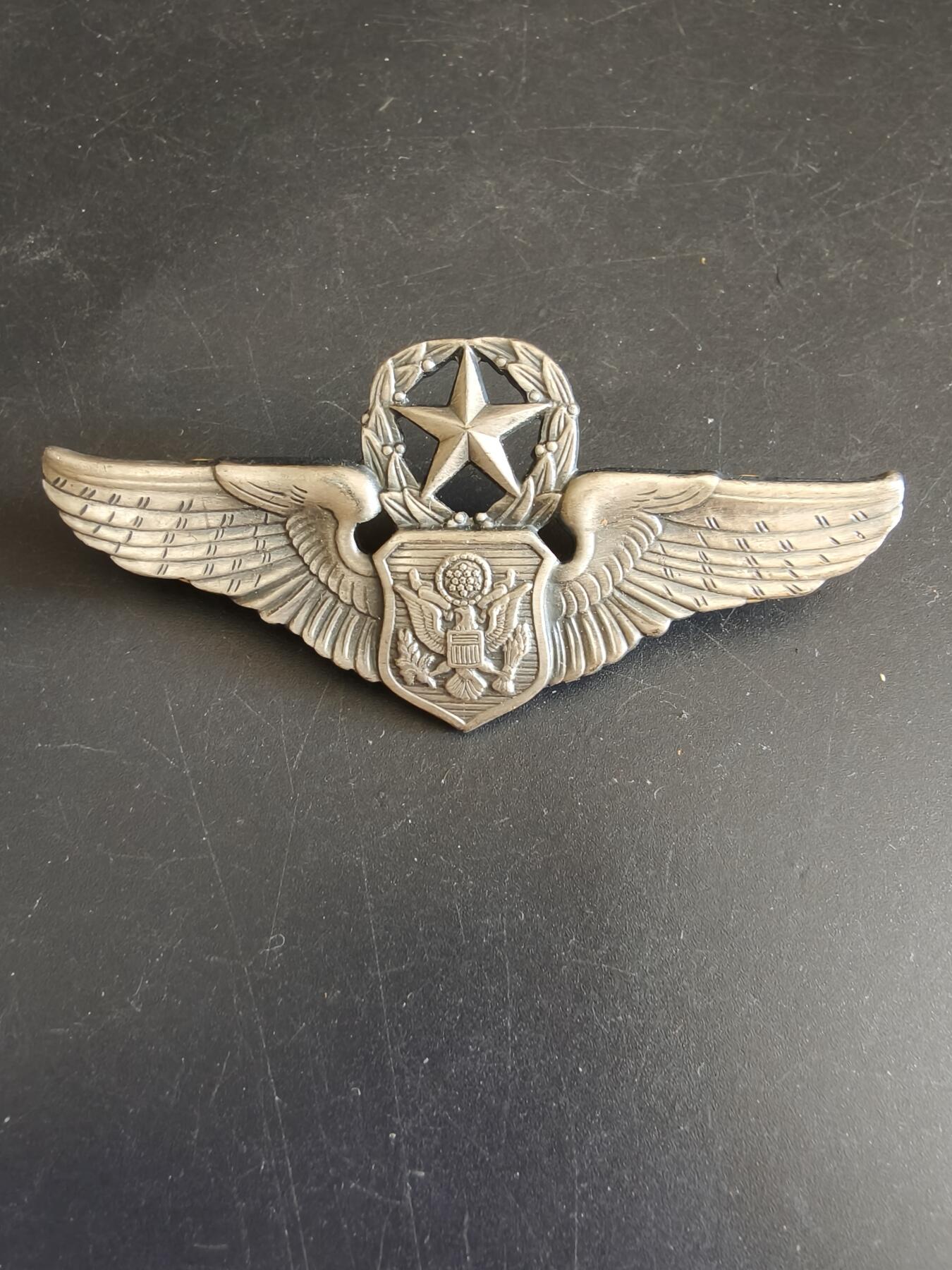 老王徽章第149期 美国陆军航空兵空勤人员高级技能章    包银材质     全尺寸3英寸