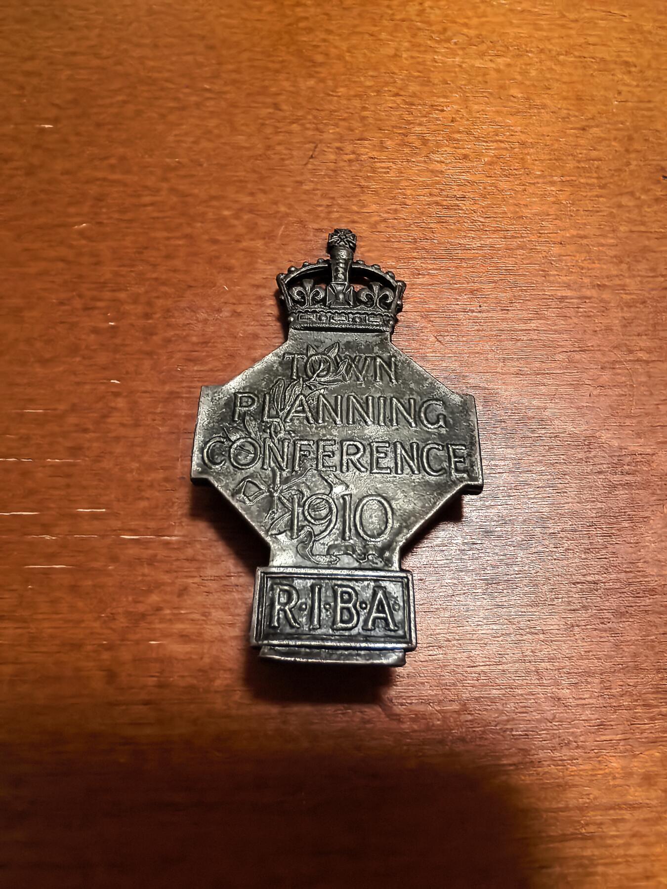 长老汇蛇年精选第四十六场拍卖 1910英国爱德华七世城市规划会议银章，47MM*25MM，9.7克，RIBA英国建筑师协会，全世界有1000多人参加