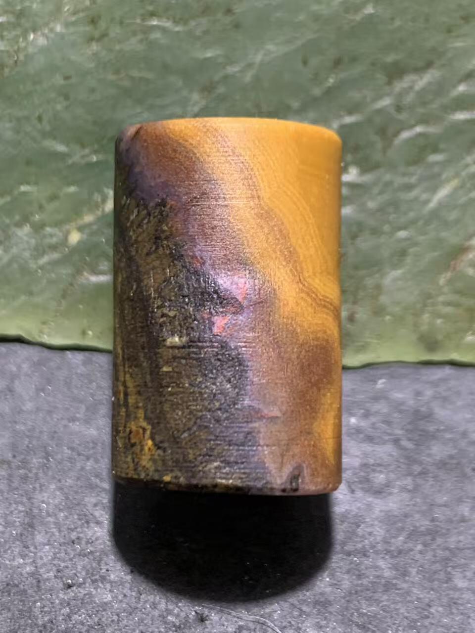 精美亚光原皮战国红玛瑙直桶，桶珠一个，