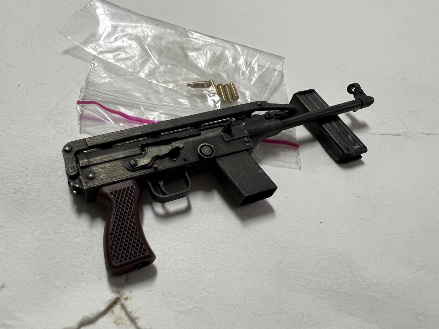 零元拍：H&G 1/6 79式模型，全金属，瑕疵描述：保险功能时有时无，其他都没有问题。