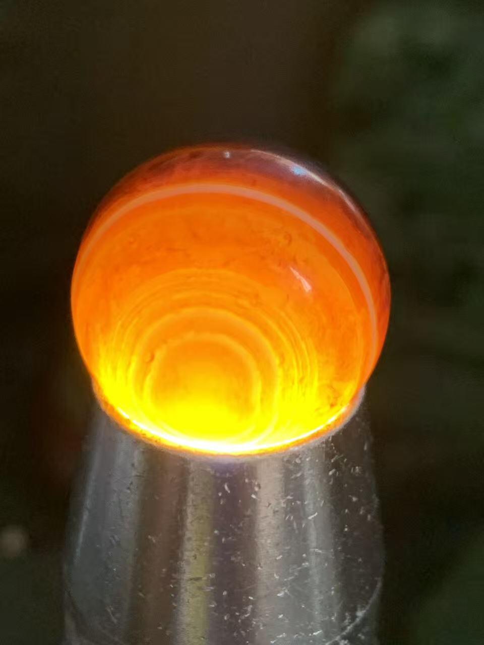 精美双天眼高玉化缠丝玛瑙2.0圆珠一颗。