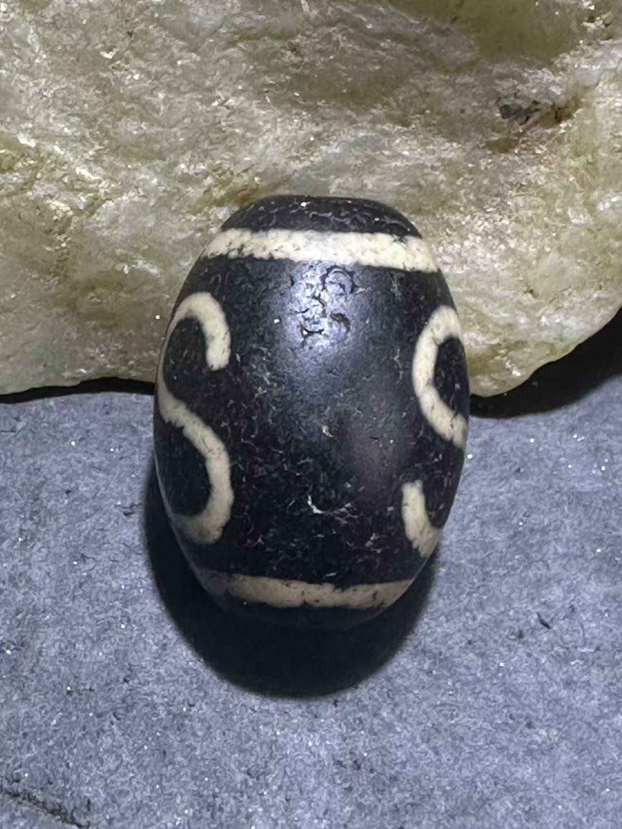 仅此一颗，藏传金钱钩随形天珠一颗，