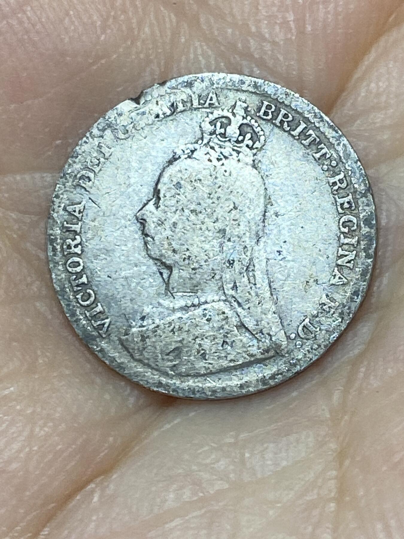 2025年第九十二场(总第一百一十八场）外国好品散币(免佣金) 英国🇬🇧1892年3便士银币(维多利亚女王老年高冠，925高银)