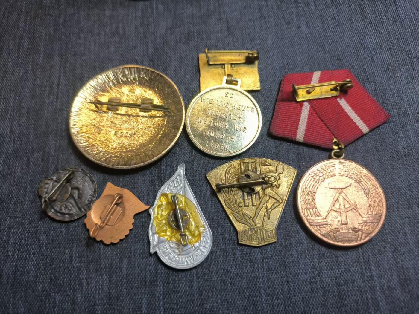 罗岚⭐爱藏⭐精品国庆前瞻专拍-分享拍场赚佣金 民主德国勋赏一组-工战队服役 体操联合会证章