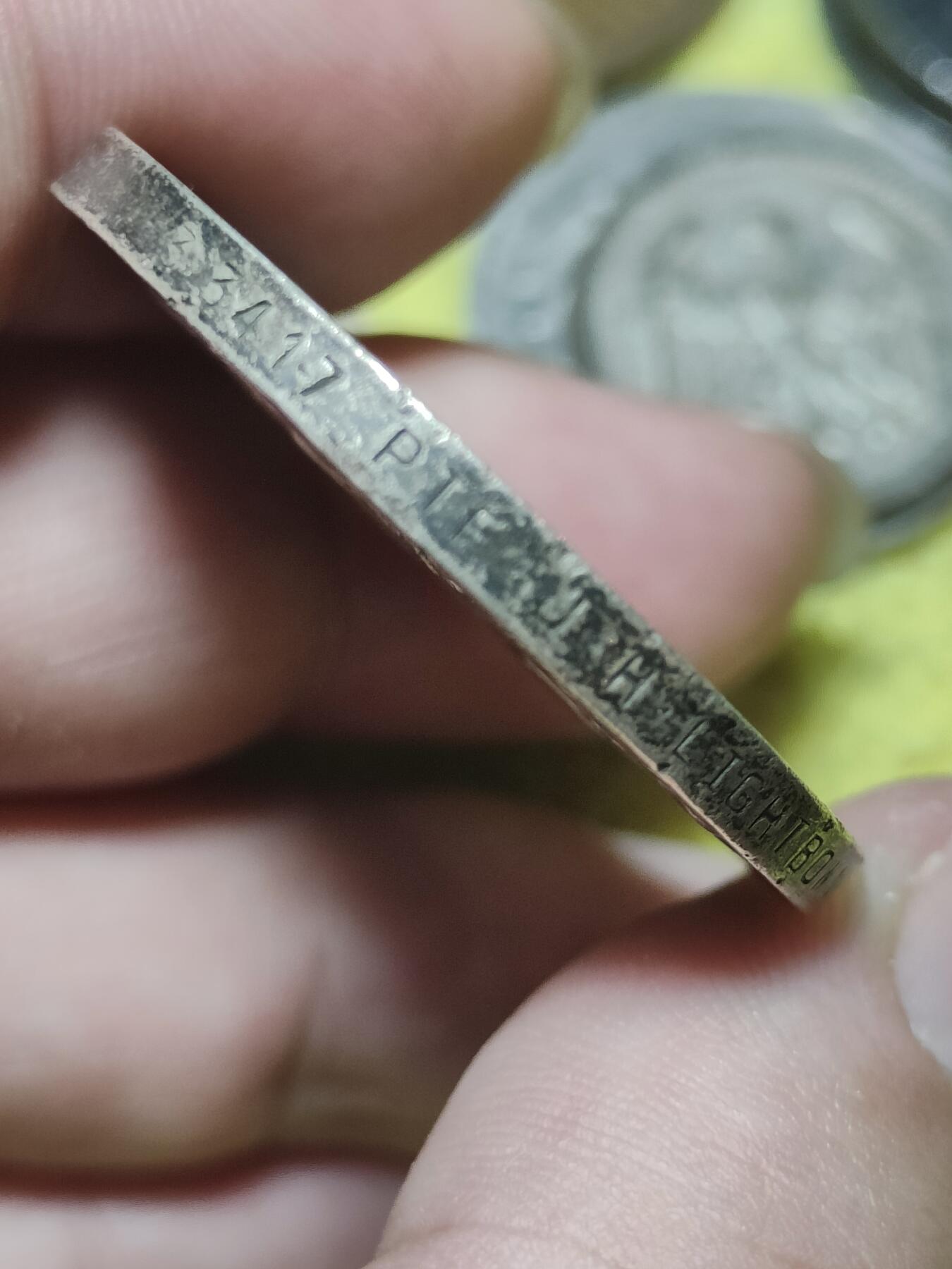 2025年第九十一场(总第一百一十七场）外国好品散币(免佣金) 稀见品–大尺寸英国🇬🇧1919年银制纪念章(挂件及授带已拆除，直径36mm–磨损减重后克重29.22g–925高银，第一次世界大战胜利纪念章，章编号33417，授予一战时期英国特别预备队–第四皇家兰开夏郡民兵军官–J. H. Lightbown)