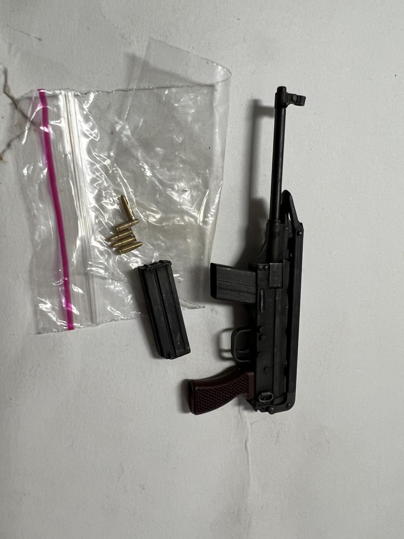 零元拍：H&G 1/6 79式模型，全金属，瑕疵描述：保险功能时有时无，其他都没有问题。
