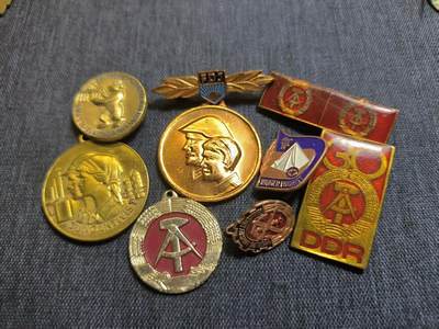 罗岚⭐爱藏⭐精品国庆前瞻专拍-分享拍场赚佣金 - 民主德国勋赏一组-为祖国军事服务 工业建设青年模范