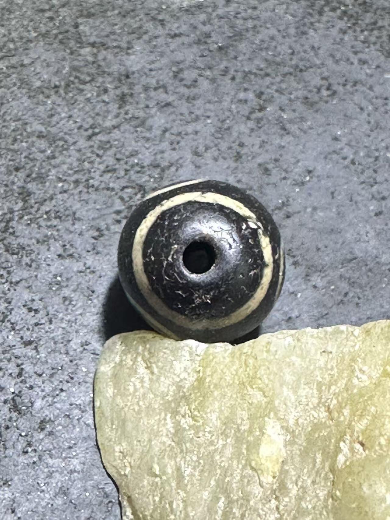 仅此一颗，藏传金钱钩随形天珠一颗，