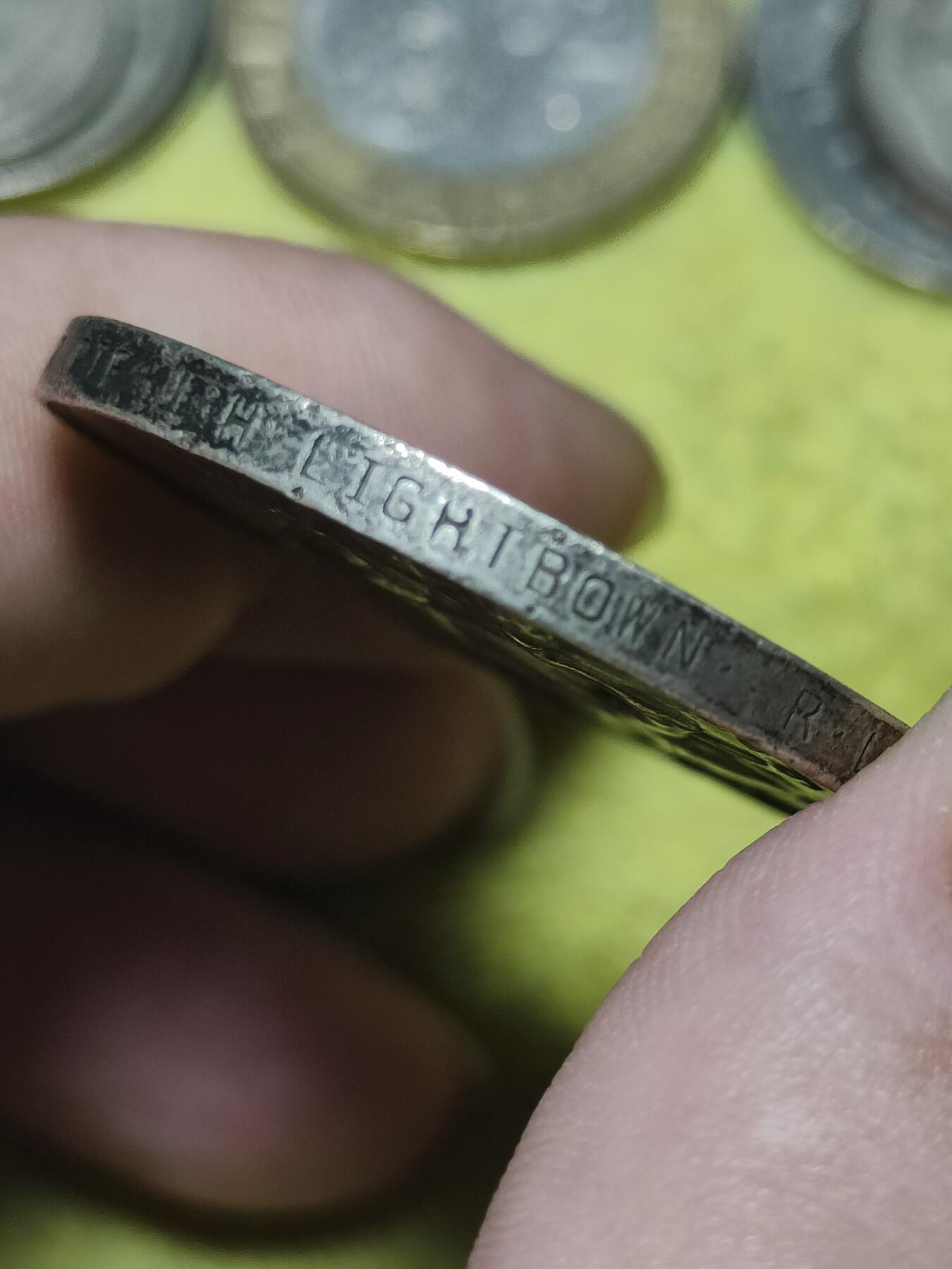 2025年第九十一场(总第一百一十七场）外国好品散币(免佣金) 稀见品–大尺寸英国🇬🇧1919年银制纪念章(挂件及授带已拆除，直径36mm–磨损减重后克重29.22g–925高银，第一次世界大战胜利纪念章，章编号33417，授予一战时期英国特别预备队–第四皇家兰开夏郡民兵军官–J. H. Lightbown)