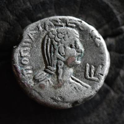 【良泉】【国庆精品场】10月2日晚19.30点开拍！ 222组，西方古代钱币、印章专场 - 【藏家出品A】11.18克【罕见】公元 63-64年【古罗马】埃及行省，暴君 尼禄和第二任皇后波培娅·萨宾娜，四德拉克马银币，亚历山大港造币厂打制