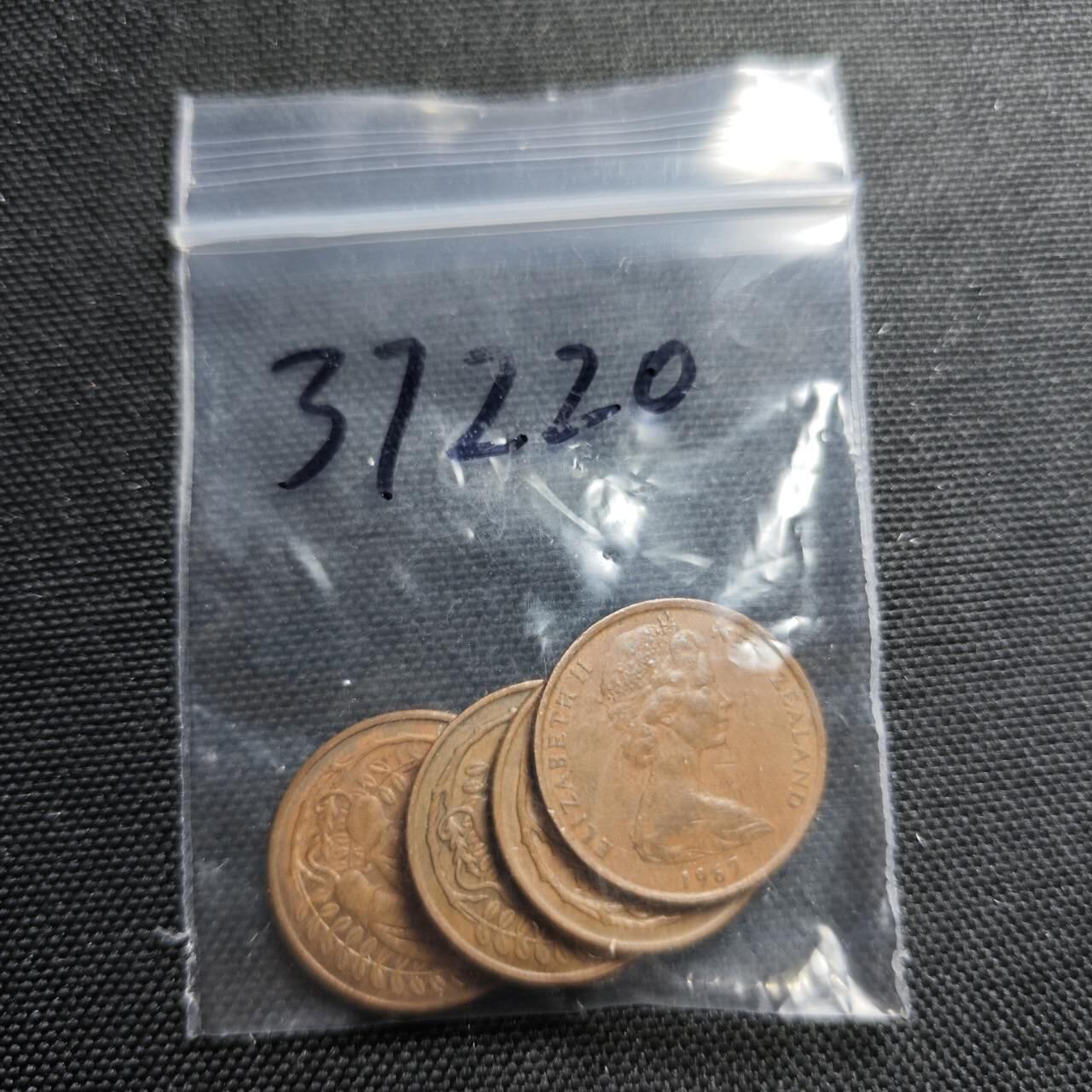 KK钱币收藏小铺 第337场 2月预留时间 周末发货  新西兰2分铜币4枚一组