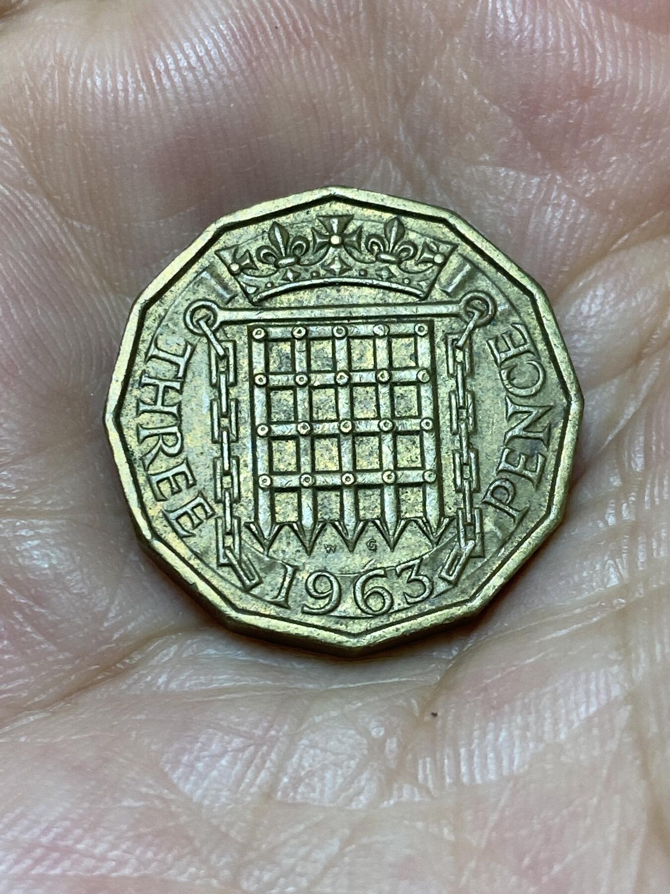 2025年第九十二场(总第一百一十八场）外国好品散币(免佣金) 英国🇬🇧1963年3便士(伊丽莎白二世青年桂冠，第二版)