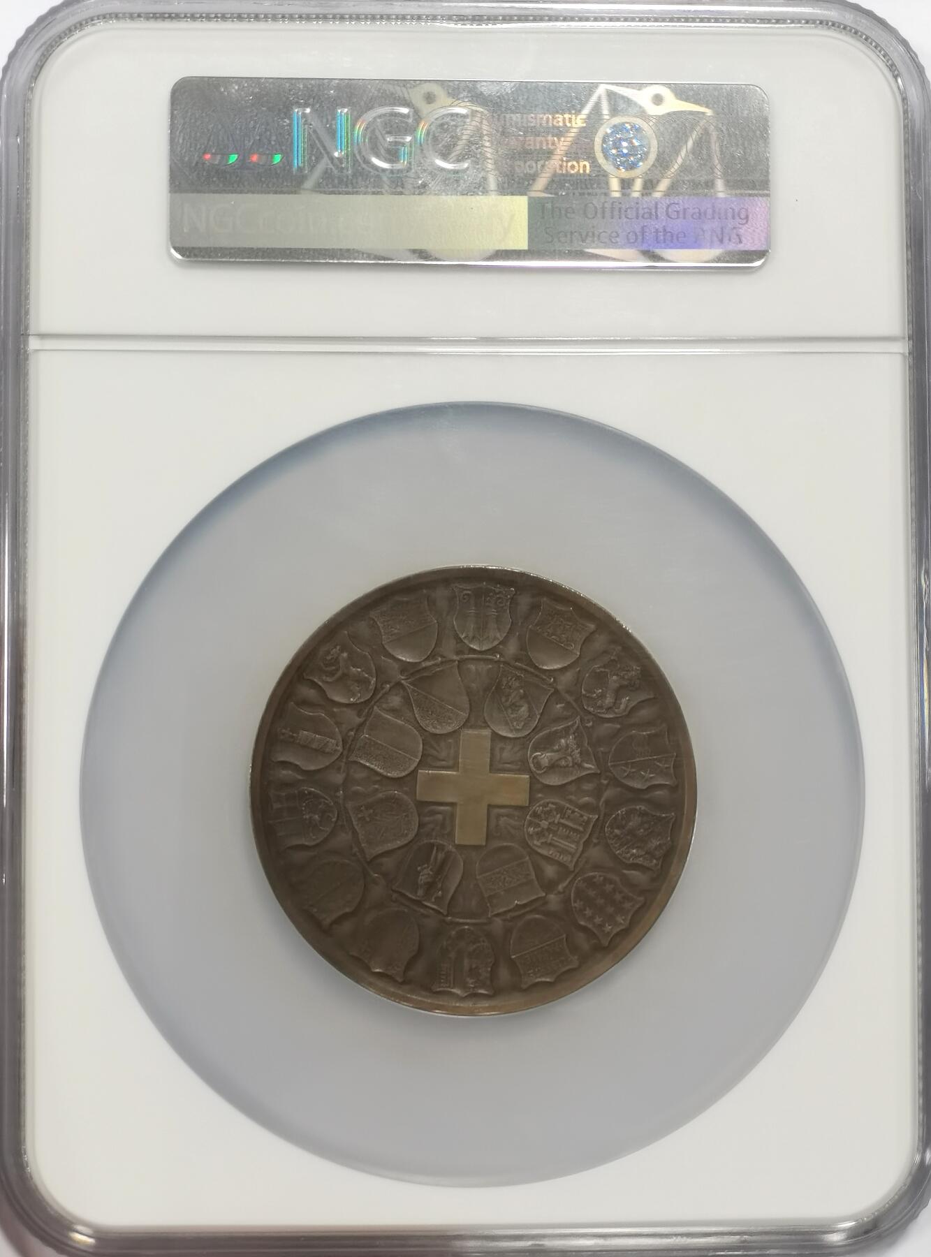博洋堂世界钱币拍卖第140期（全场包邮） NGC MS63 瑞士国家博物馆1898年建成纪念巨大铜章，60mm巨大款，高浮雕女神优雅唯美，俯卧的雄狮默默守望着仪式的落成。盒子正面左下角有一小处磕损