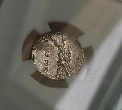 瓶子🏺第208期拍卖会  公元前67年  古罗马共和时代  太阳神阿波罗	 背面骑手向右驭马  制币官:C.Piso L.f. Frugi 1狄纳里银币 3.97克