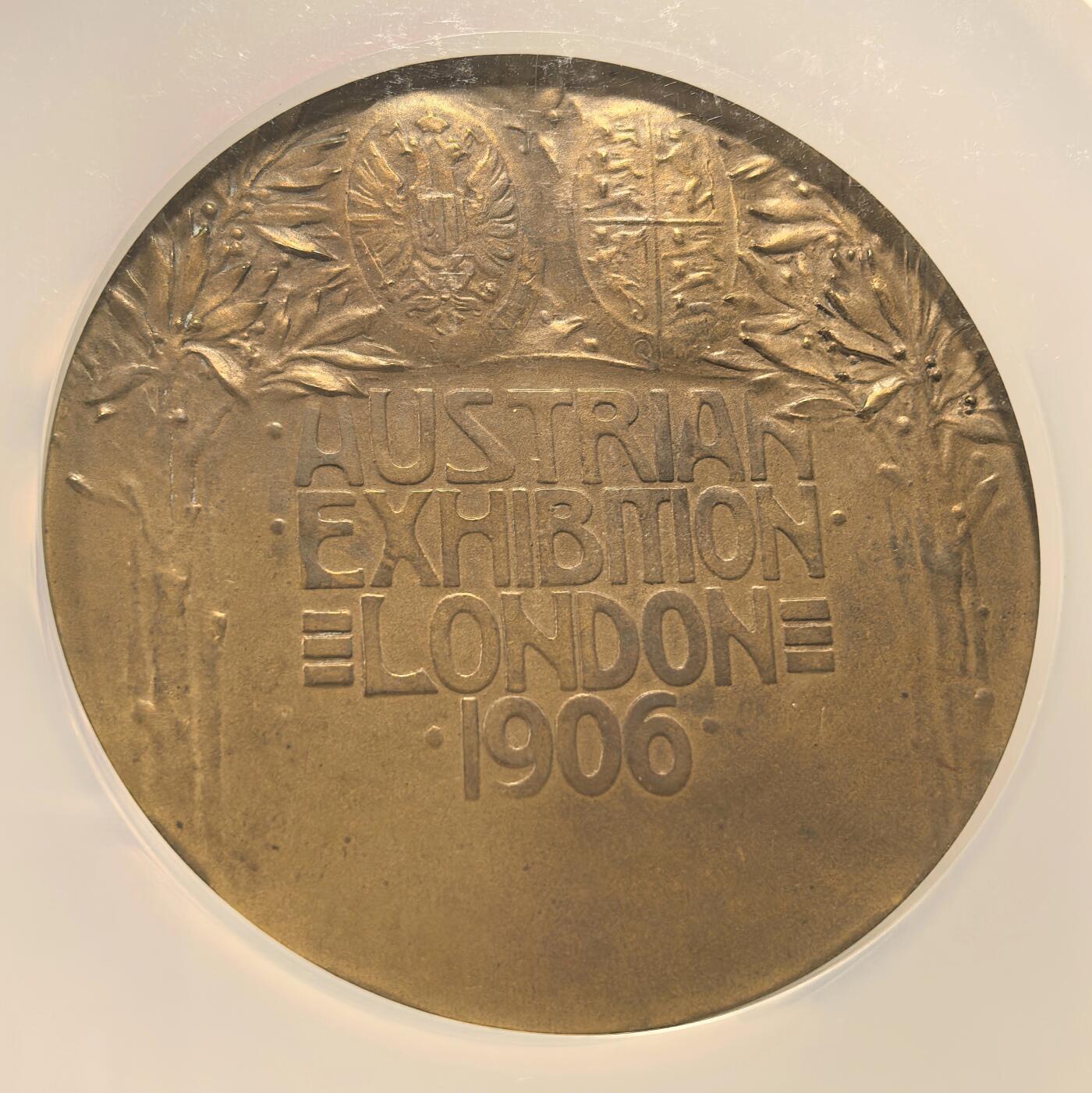 博洋堂世界钱币拍卖第140期（全场包邮） NGC MS63 大英帝国1906年伦敦奥地利博览会62mm巨大铜章，加厚加大盒子，一斤重，送评打盒子就得300多。